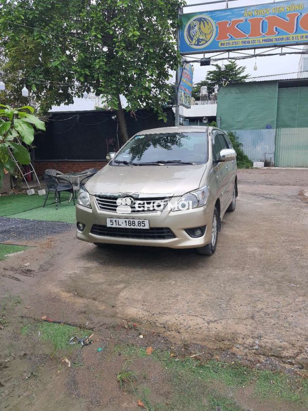 Bán xe innova E 2013 MT