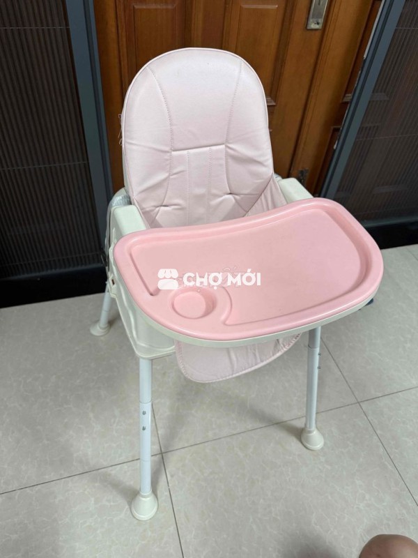 Cần pass ghế ăn dặm lót da cho bé