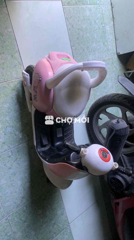 xe điện cho bé từ 2 tới 5 tuổi