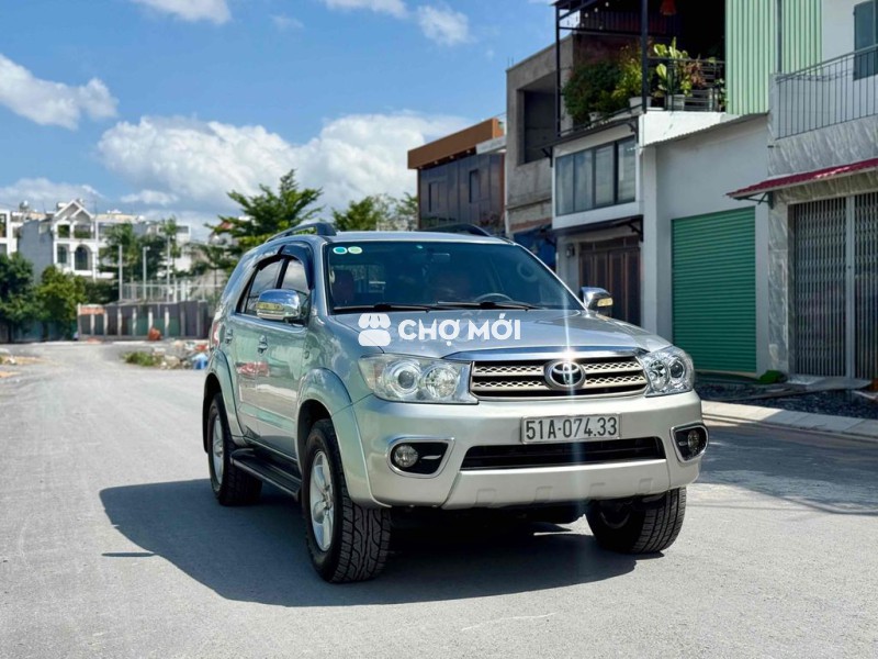 Toyota Fortuner 2.5G 3/2011 Số Sàn Máy Dầu 01 Chủ