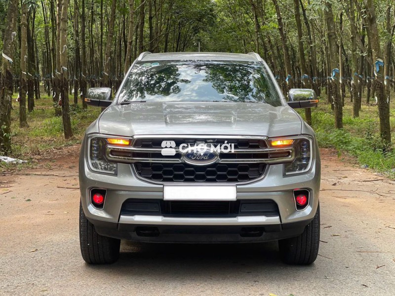 Ford Everest Titanium Lướt 15.000km Hỗ Trợ Vay