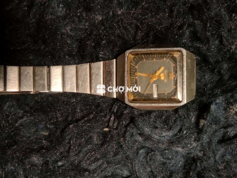 Seiko nữ chặt góc