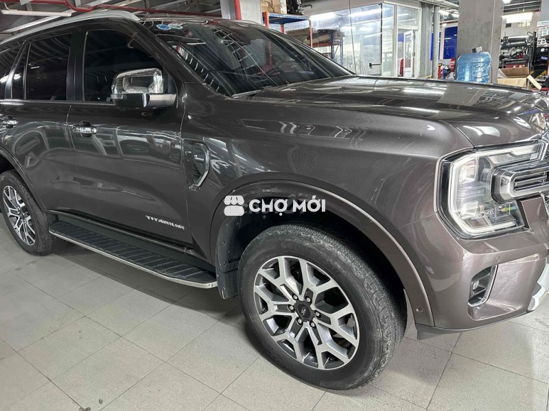 Ford Everest Titanium 4x4 2023, bảo hành 2027