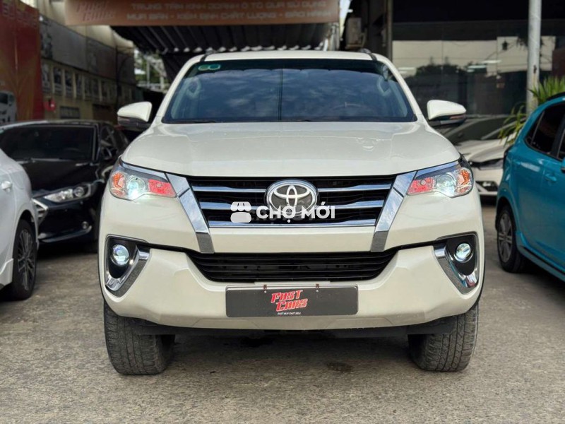 Toyota Fortuner 2018 2.7V,1 cầu,màu trắng,67000 km