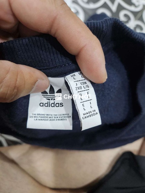 M cần bán 2 áo Adidas