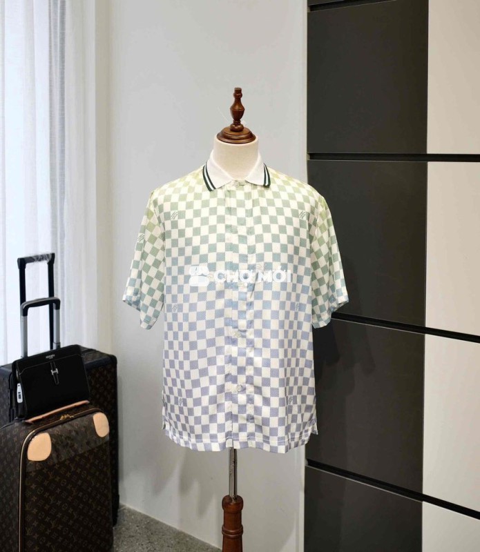 Áo Sơ Mi LV Cổ Len Ô Xanh