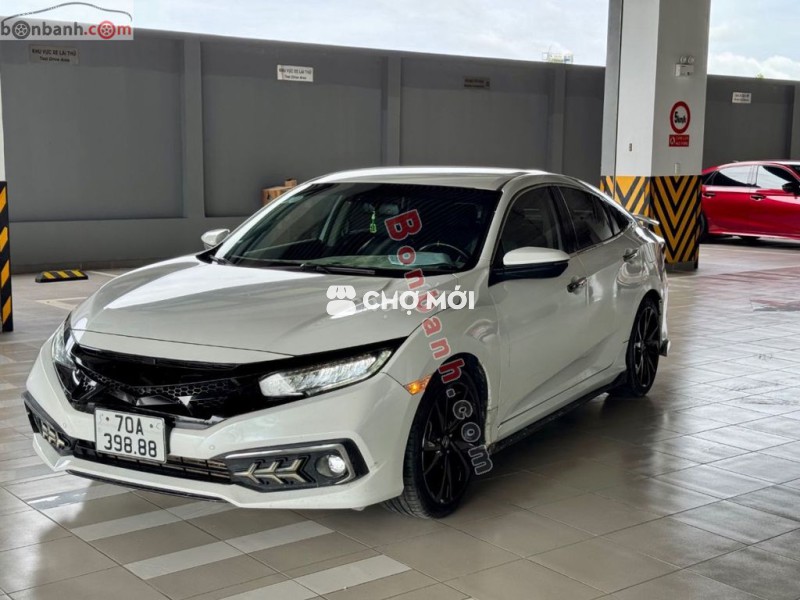 Honda Civic RS 1.5 AT 2019 - 565 Triệu