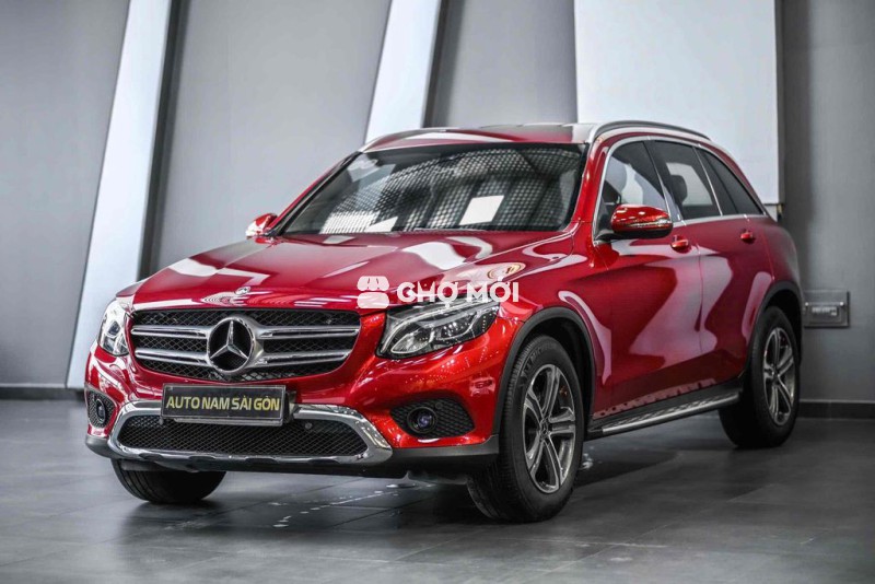 Mercedes Benz GLC 200 Model 2019 - Đỏ kem