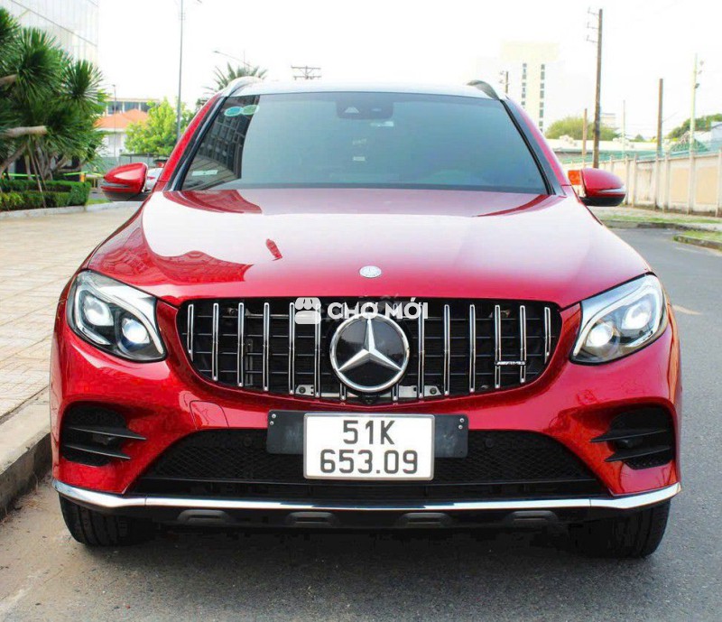 Mercedes Benz GLC300 - Màu Đỏ Sang Trọng