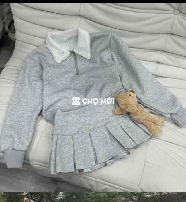 Set đồ nữ: Áo nỉ + Váy xếp ly