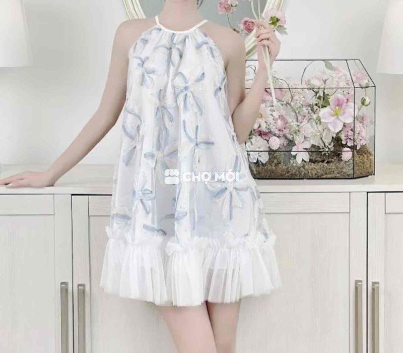 Váy yếm nữ dáng xoè hoa nổi