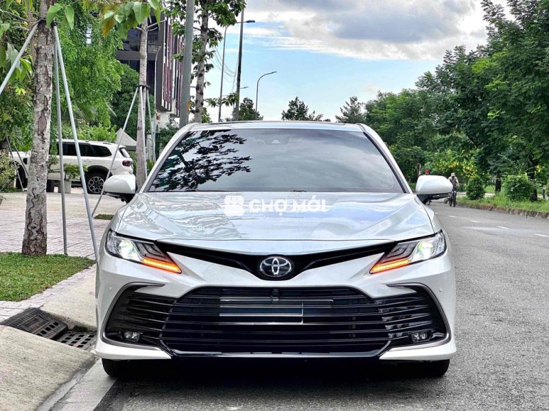 Toyota Camry 2024 2.5Q - 8000 km