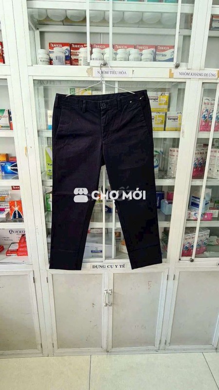 Quần kaki Uniqulo slim màu xanh đen