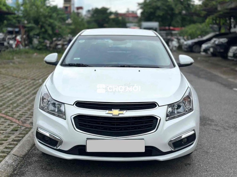 Chevrolet Cruze 2017 LT - 25000 km Trắng Siêu Mới