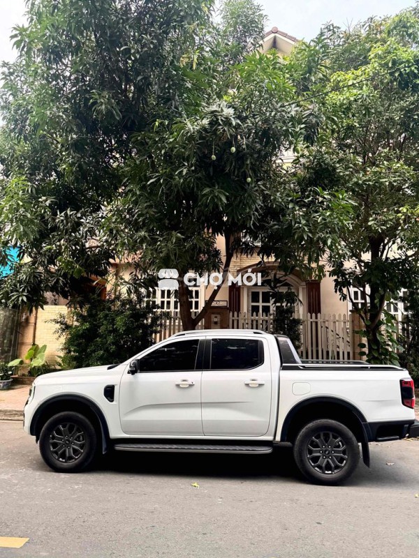 Xe GĐ Ford Ranger 2022 Wildtrak odo 37 ngàn bán