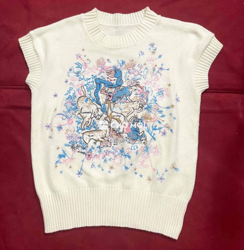 Áo Len Dệt Kim Kem Thêu Nổi | Size L | 85–90% Mới