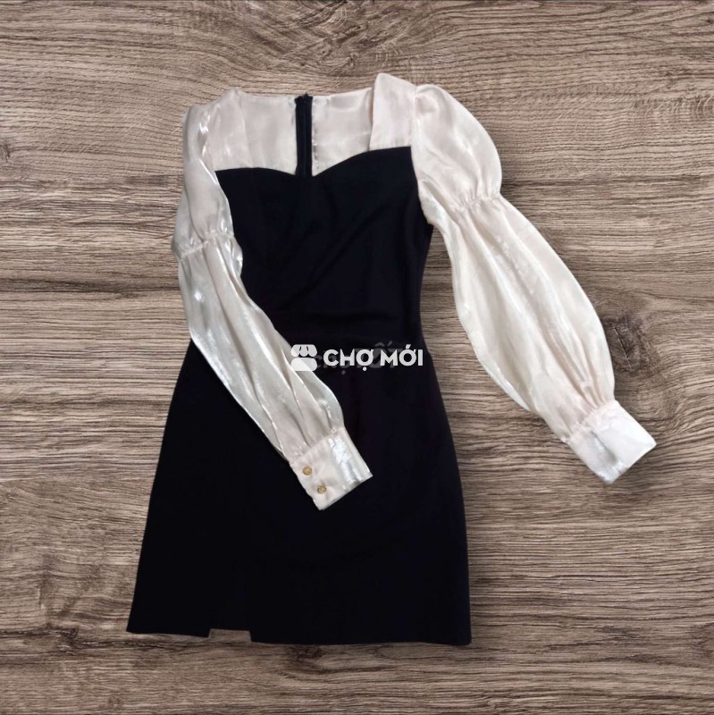 Váy ngắn cần bán lại