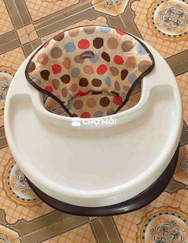 Xe chở bé tập đi