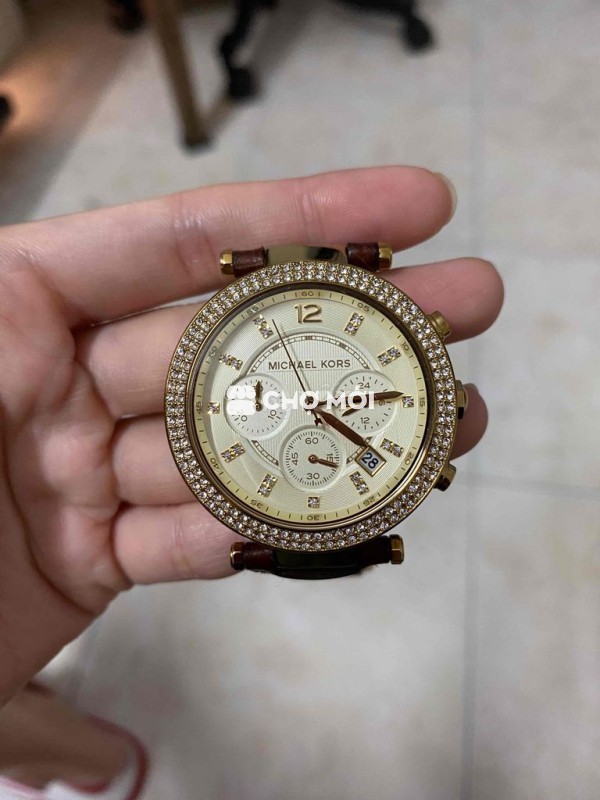 Đồng hồ Michael Kors vàng dây da nâu đậm size 39