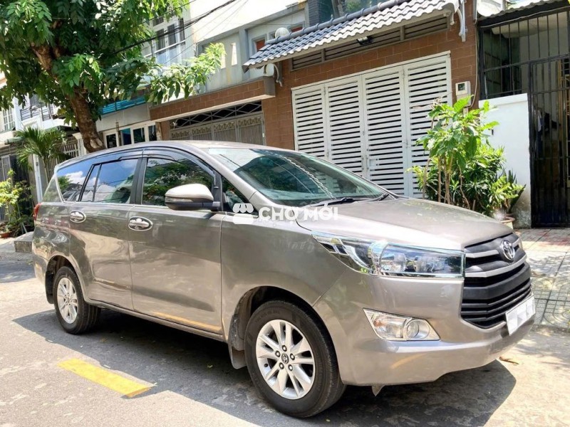 Chính chủ bán INNOVA 2019E sơn zin- máy zin xe nhà