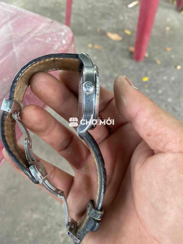 đồng hồ tự động kính saphia