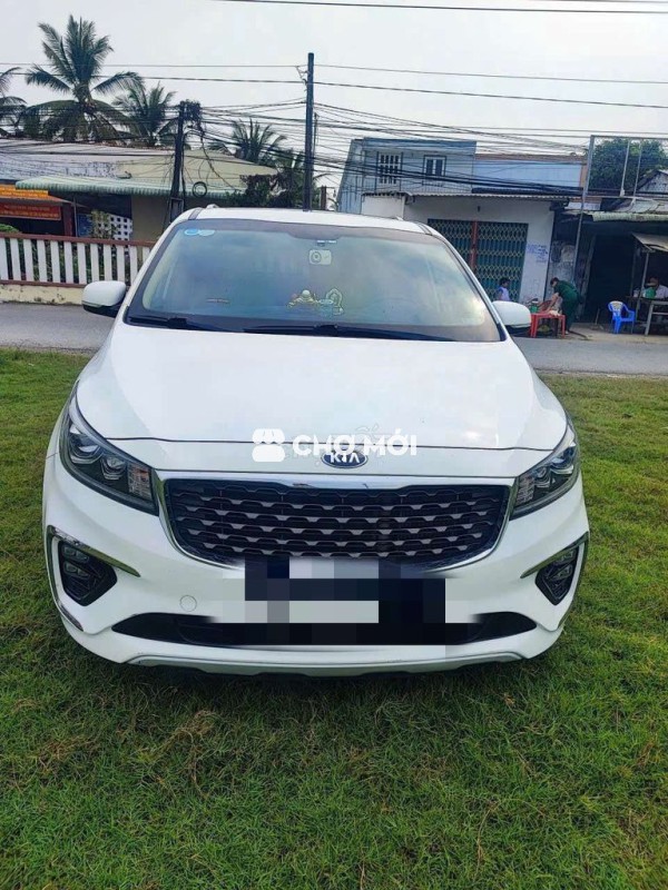Xuất cảnh cần bán Sedona 2018 Form mới