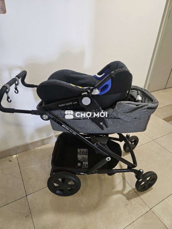 Xe đẩy gế oto cho bé ai