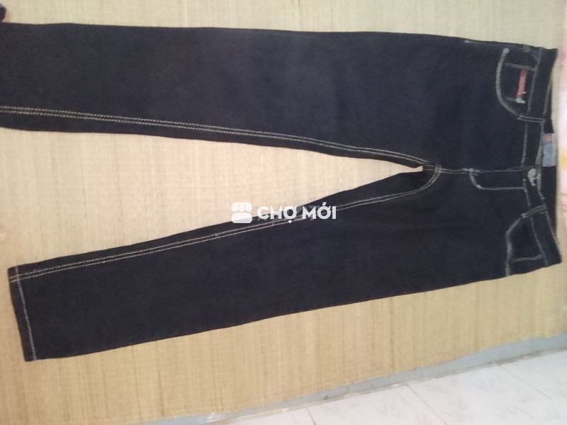 giá gồm 4 quần jeans