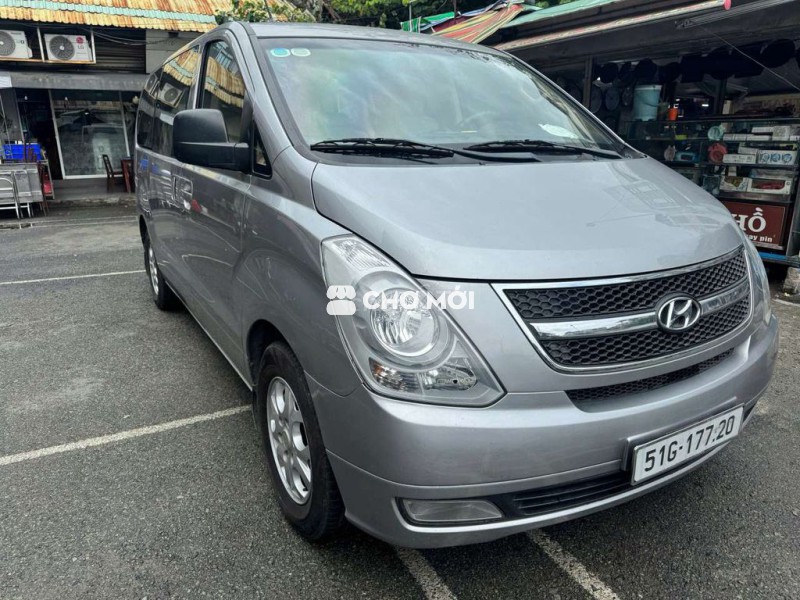 HYUNDAI STAREX 9 CHỖ TUYỆT ĐẸP MỚI TINH