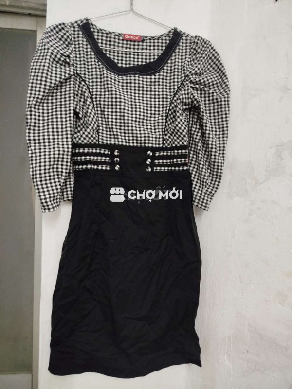 Hàng auth, còn rất mới, 50k/váy
