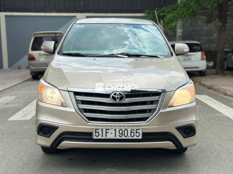 Toyota Innova 2015