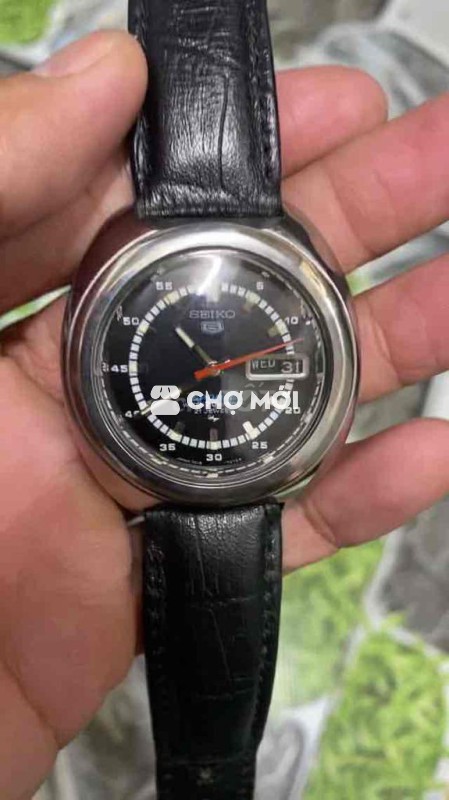 Đồng hồ Seiko Sport cổ, dây da đen