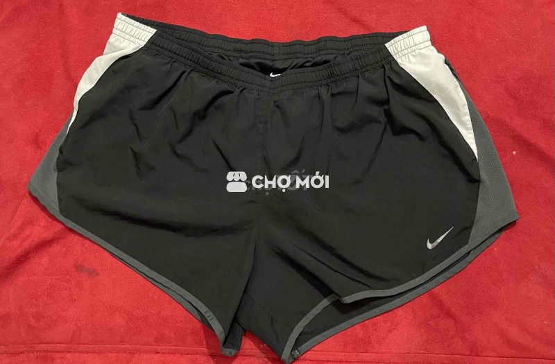 Quần short thể thao nữ hiệu NIKE size L eo 86cm