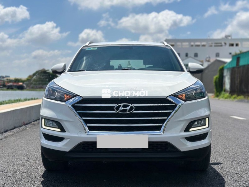 Hyundai Tucson model 2020 2.0 AT trắng đẹp