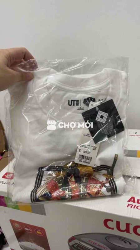 Áo thun Uniqlo Unisex size S màu trắng