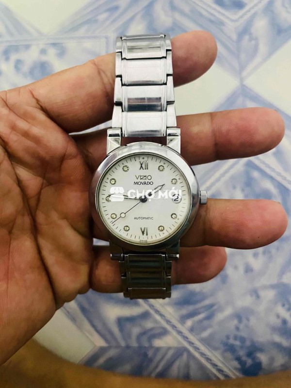 em bán chiếc đồng hồ Movado thuỷ sỹ