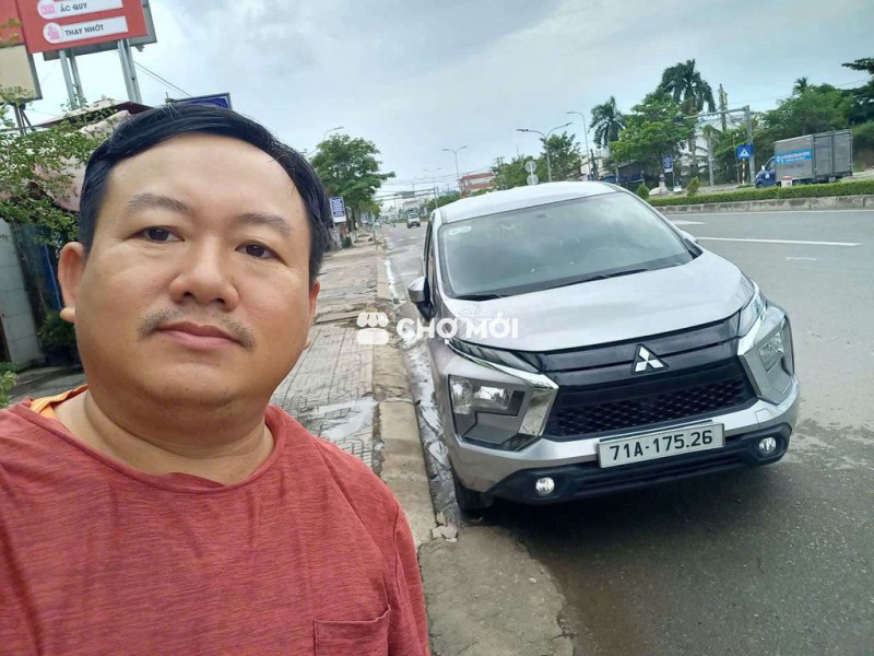 Đưa 100 nhận xe.Xpander std trả góp cửa hàng.