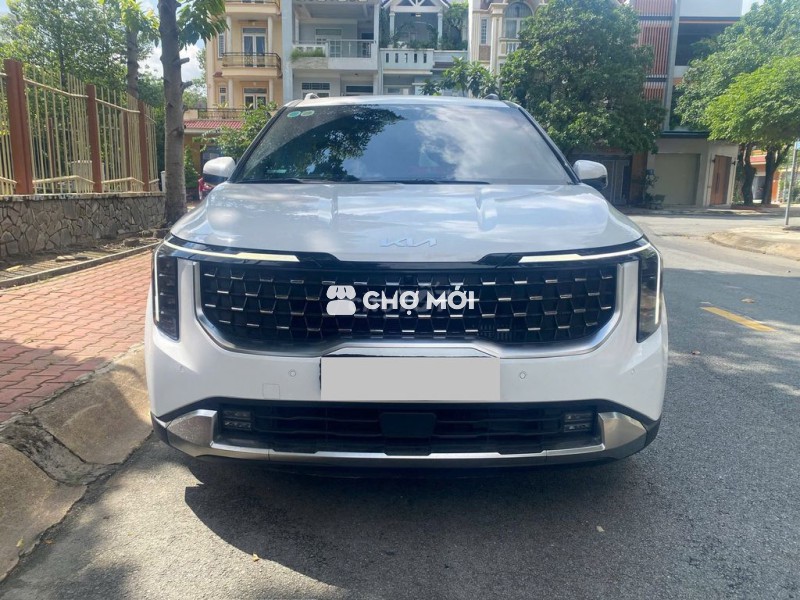 Kia Carnival 2024 2.2D Signature  - 7000 km