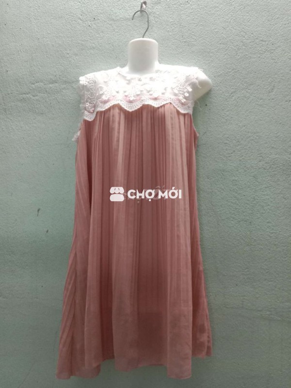 Đầm bánh bèo ren