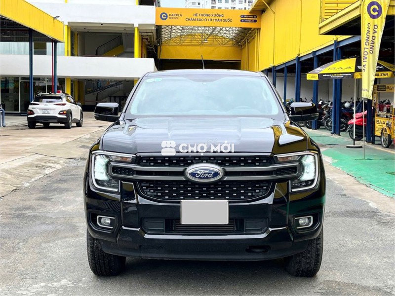 FORD RANGER XLS 4X2 AT 2023 XE GIA ĐÌNH LƯỚT ĐẸP