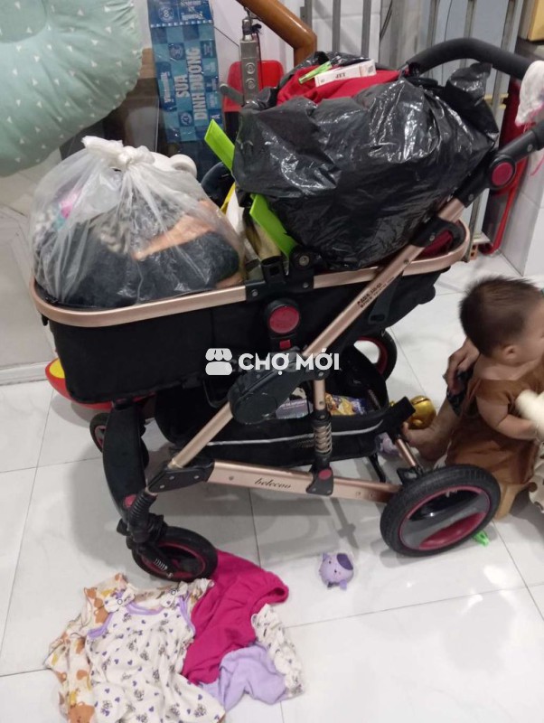 Xe bé o chịu đi nua
