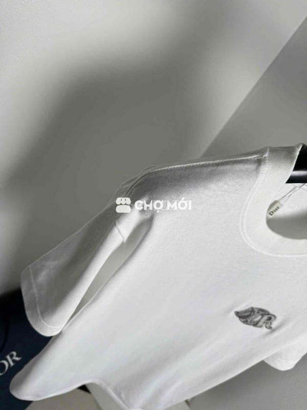 T-sh1rt d1or embroi logo 25SS  Hoạ tiết nhẹ nhàng