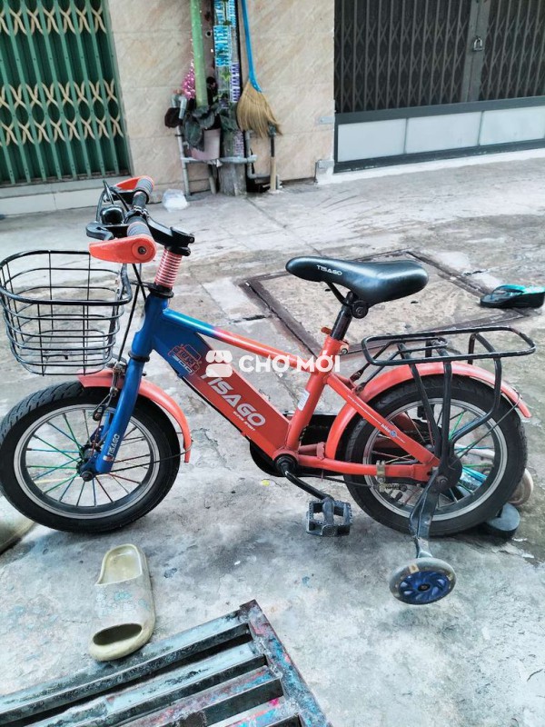 Xe bé trai