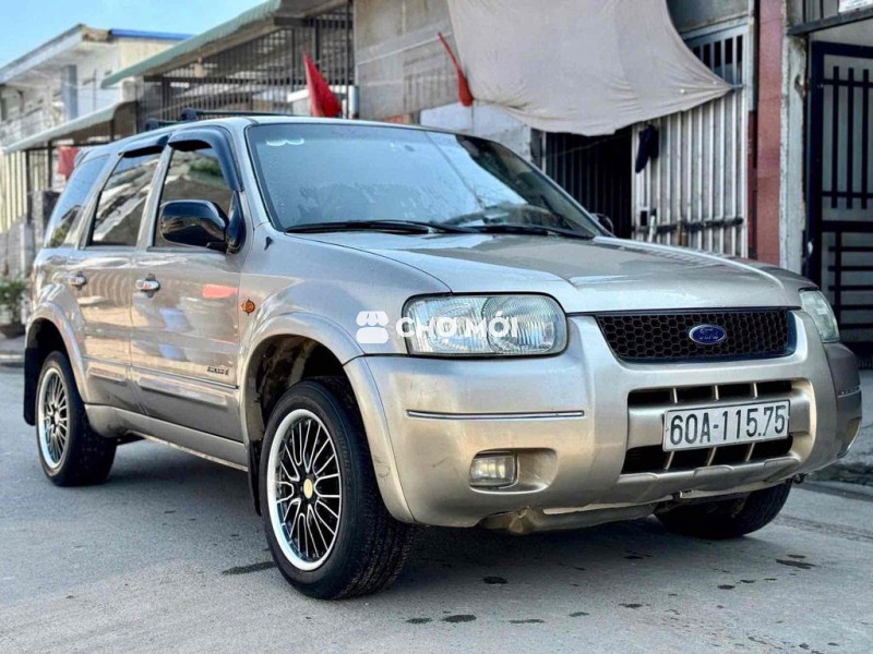 Ford Escape 2.0 2004 số sàn btc