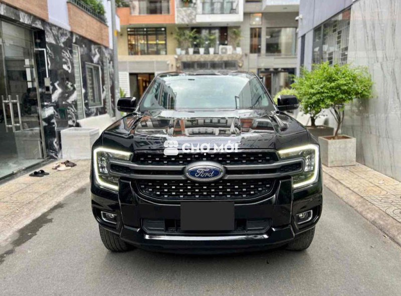 FORD RANGER XLS 2.0L 4x4AT ĐKY 2024 ODO 28.000Km
