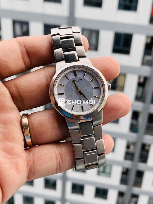 đồng hồ Seiko năng lượng zin keng titanium chuẩn