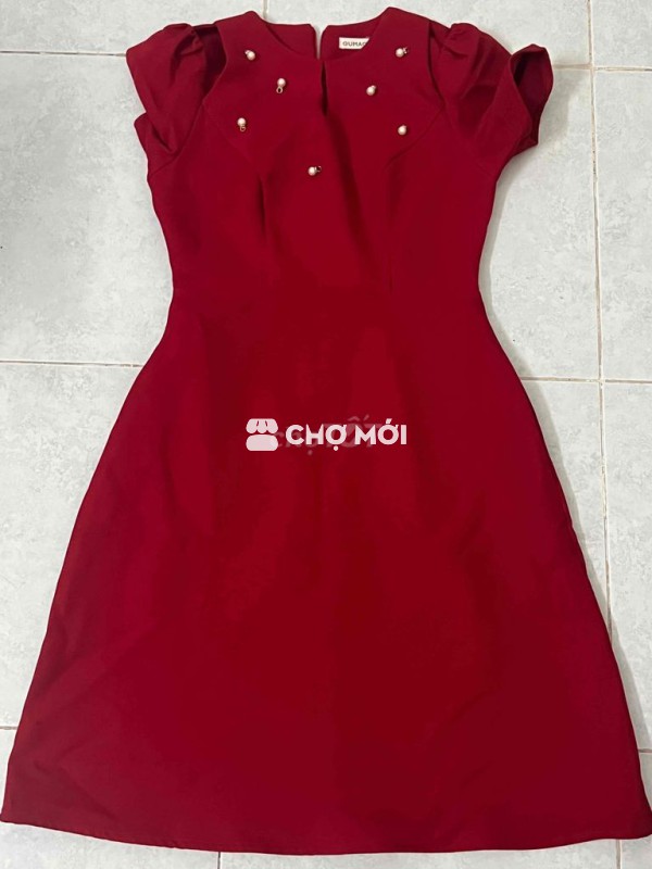 Váy liền thân màu đỏ Gumac size M