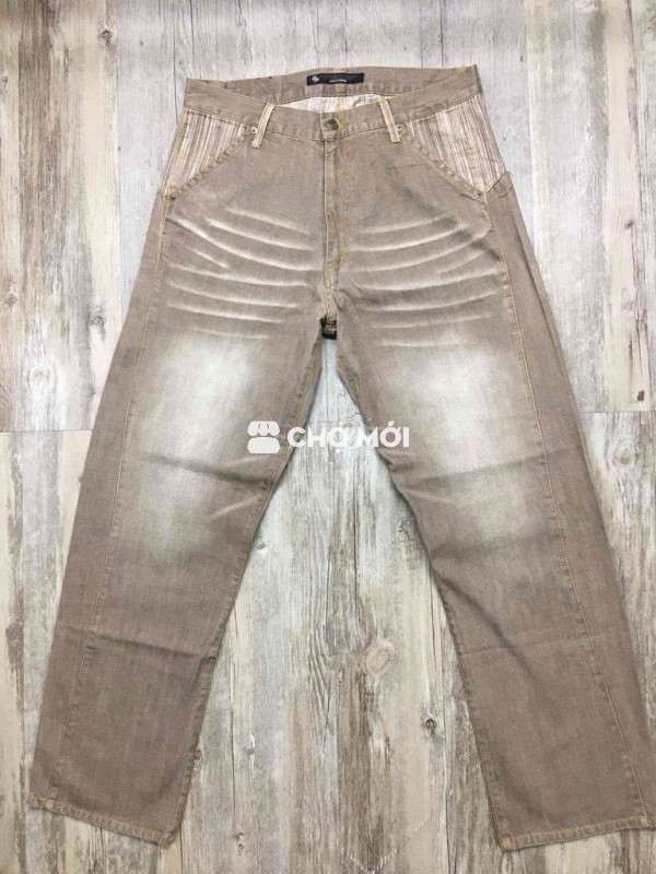 The east twenty. Box      Japan. 🇯🇵   sz. 34