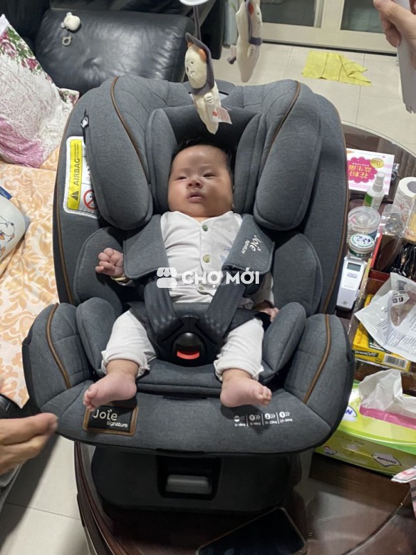 Ghế xe hơi Joie