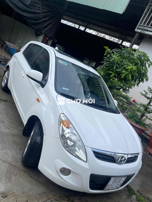 Hyundai i20 2011 1.4 AT - 100000 km